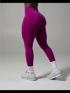 Alphalete Pump mid Rise dark fushia Seamless Leggings